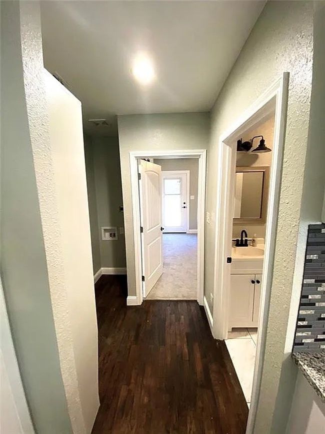 617 S Elm St, Home with 2 bedrooms, 2 bathrooms and 2 parking in Sherman TX | Image 7