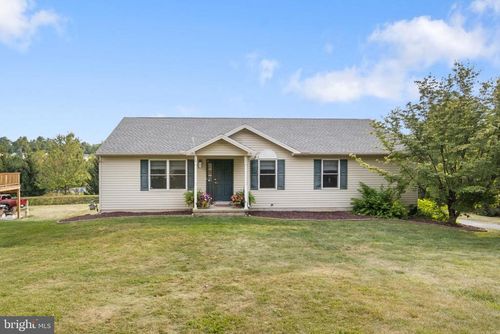 840 Country Club Rd, DALLASTOWN, PA, 17313-9204 | Card Image