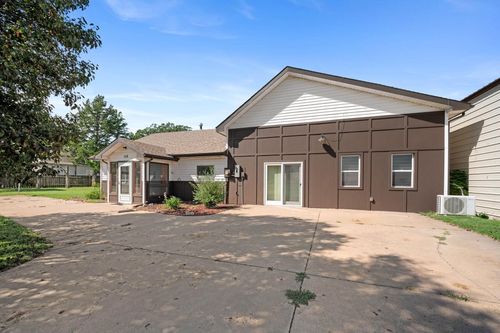 113 S Robbins Rd, Norwich, KS, 67118-9373 | Card Image