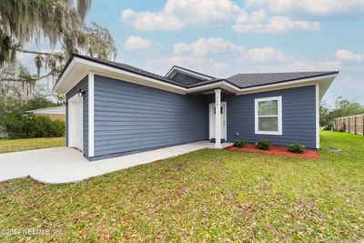 115 W Vivian Drive, House other with 3 bedrooms, 2 bathrooms and null parking in Hastings FL | Image 2