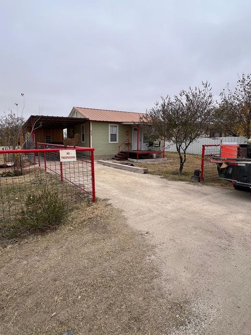 305 Ostrich Rd, Big Lake, TX, 76932-3558 | Card Image