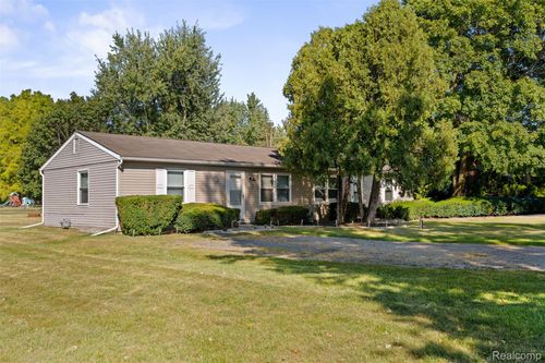 2920 Bent Oak Hwy, Adrian, MI, 49221-9229 | Card Image