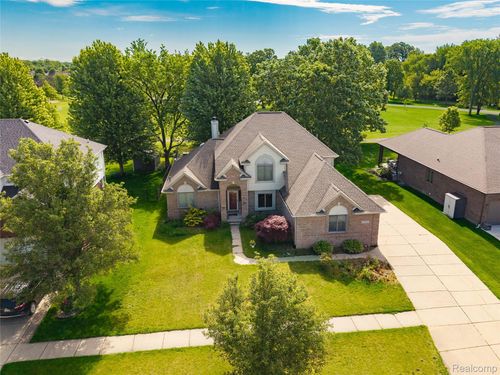 35724 Saint Clair Dr, New Baltimore, MI, 48047-5560 | Card Image