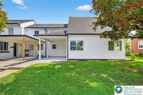 312 E Washington St, Fleetwood, PA, 19522-1430 | Card Image