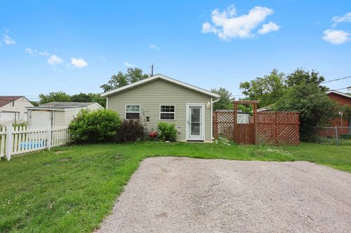 204 37th Ave N, Saint Cloud, MN, 56303-4052 | Card Image