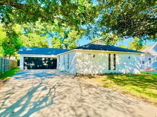 4127 Forest Dr, Port Arthur, TX, 77642-2553 | Card Image