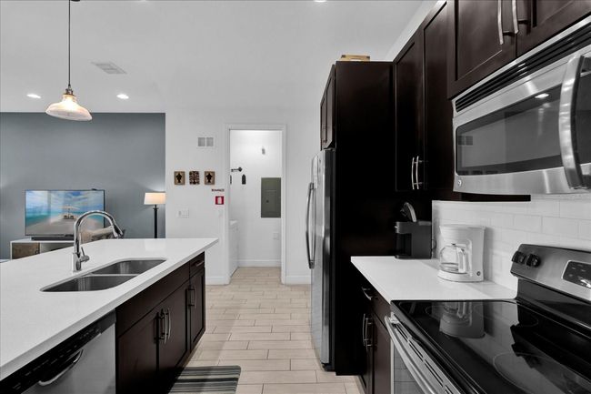 394 Captiva Dr, Townhouse with 4 bedrooms, 5 bathrooms and null parking in DAVENPORT FL | Image 7