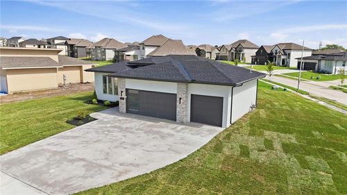 9001 N Clarion Ave, Kansas City, MO, 64153-7702 | Card Image