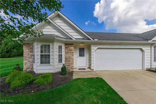 881 Rivers Edge Ln, Painesville, OH, 44077-3781 | Card Image