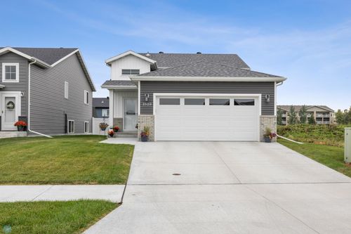 2520 37th Ave S, Moorhead, MN, 56560-3096 | Card Image