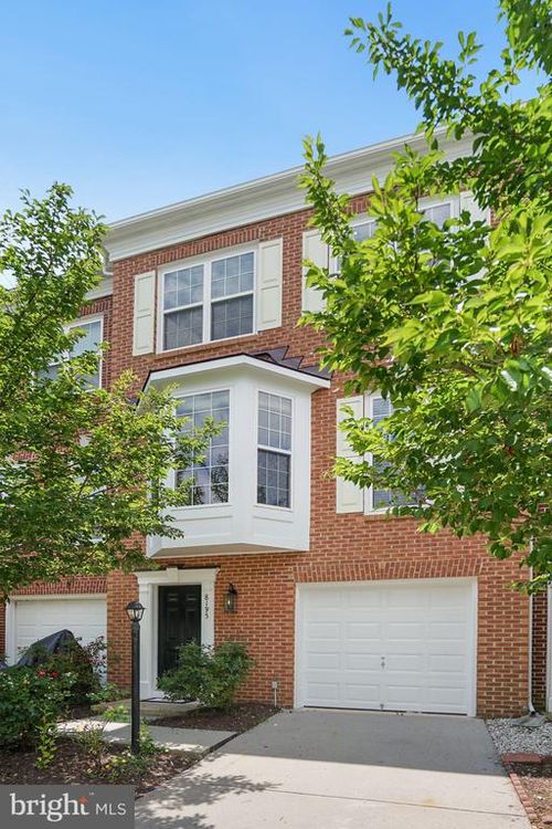 8195 Singleleaf Ln, LORTON, VA, 22079-5666 | Card Image