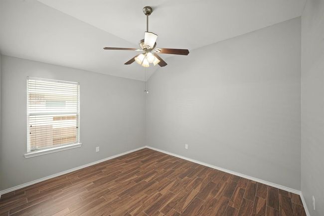 13003 Castlewind Ln, House other with 4 bedrooms, 2 bathrooms and 2 parking in Pearland TX | Image 17