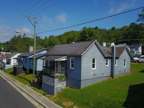 135 W Main St, Fries, VA, 24330-4622 | Card Image