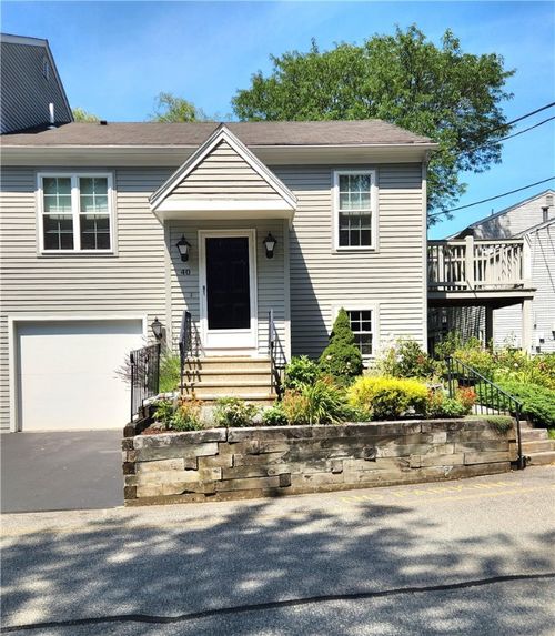 apt-40-565 Quaker Ln, West Warwick, RI, 02893-2161 | Card Image