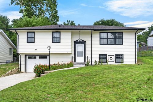 6442 Read St, Omaha, NE, 68152-2205 | Card Image