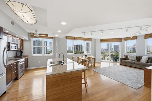 1101-19900 E Country Club Dr, Aventura, FL, 33180-3327 | Card Image