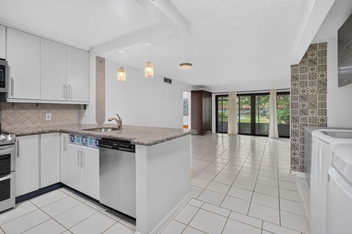 162-301 N Pine Island Rd, Plantation, FL, 33324-7806 | Card Image