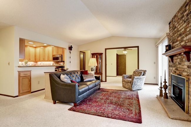 Spacious open floor plan as you enter unit | Image 4