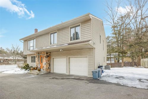 203 Woodbury Rd, Woodbury, NY, 11797-1414 | Card Image