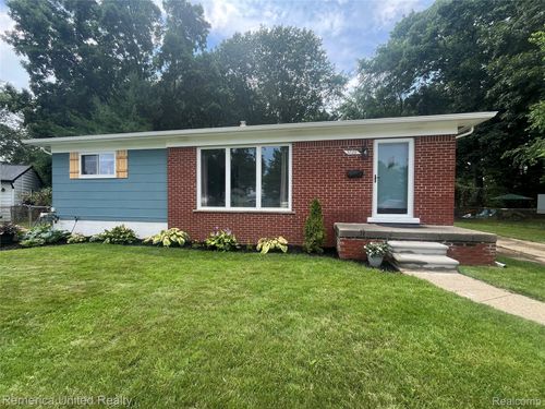 3729 Warringham Ave, Waterford Twp, MI, 48329-1385 | Card Image