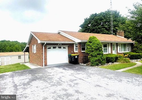 985 Fairview Dr, HANOVER, PA, 17331-7806 | Card Image
