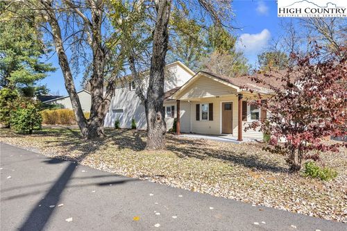 309 W Evergreen St, West Jefferson, NC, 28694-8458 | Card Image