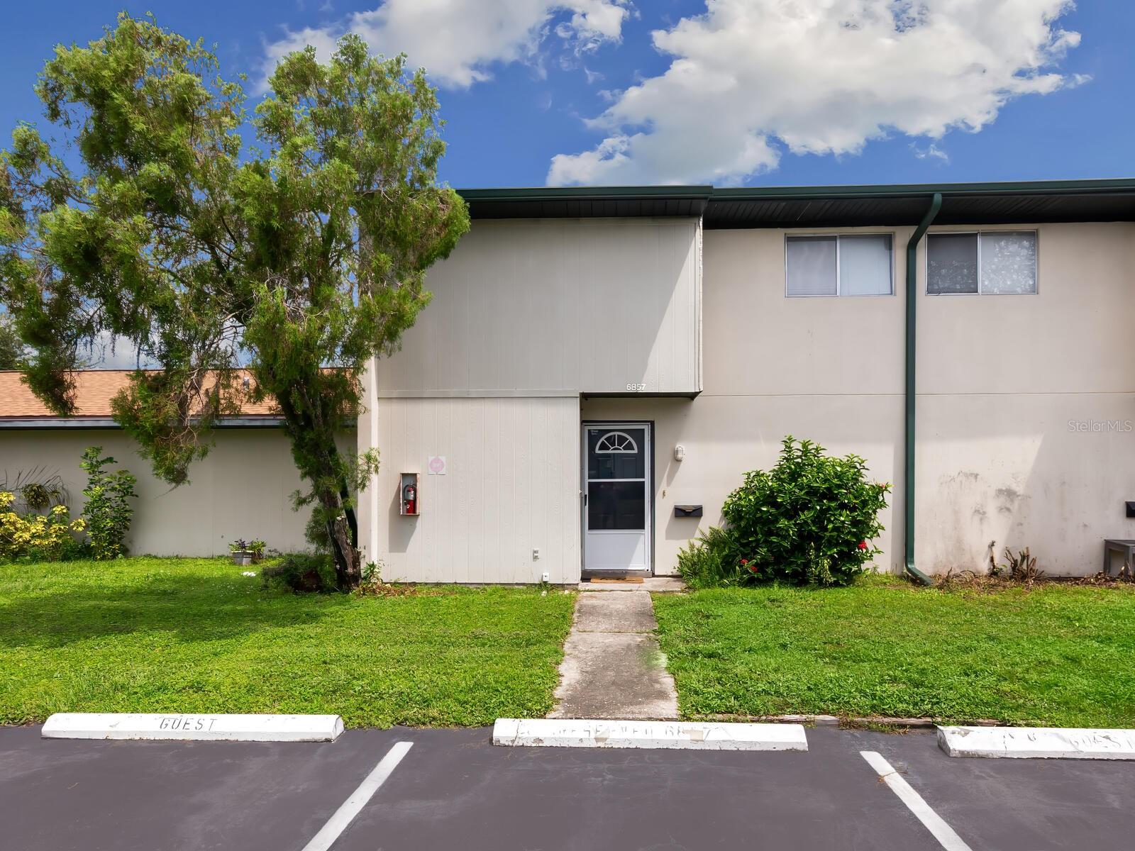 Whitman Way, Sarasota, FL 34243
