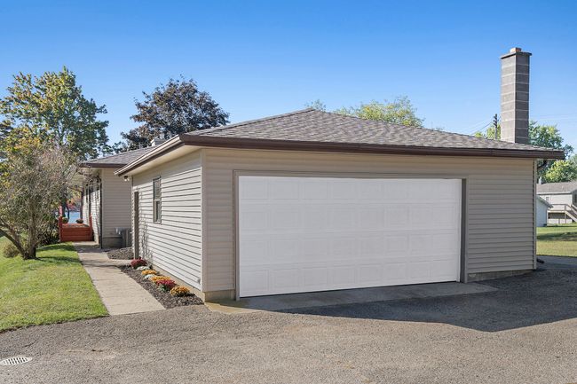 Heated Garage | Image 25