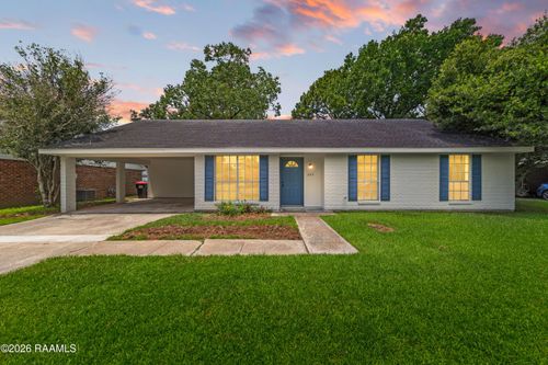 207 Lyons Street, Lafayette, LA, 70506 | Card Image