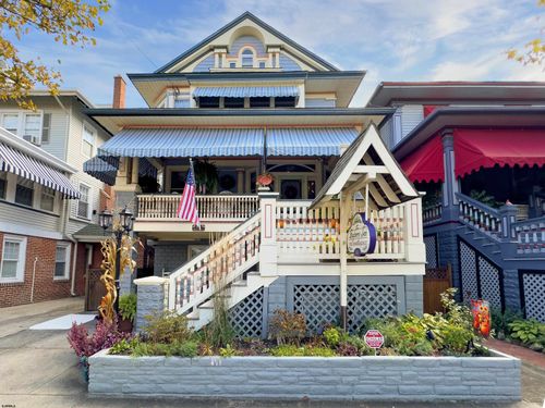 811 Wesley Ave, Ocean City, NJ, 08226-4270 | Card Image