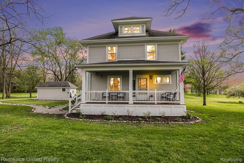 525 W Buno Rd, Milford, MI, 48381-3109 | Card Image