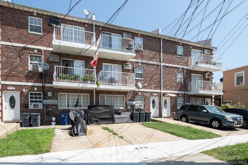 9483 218th St, Queens Village, NY, 11428-2156 | Card Image
