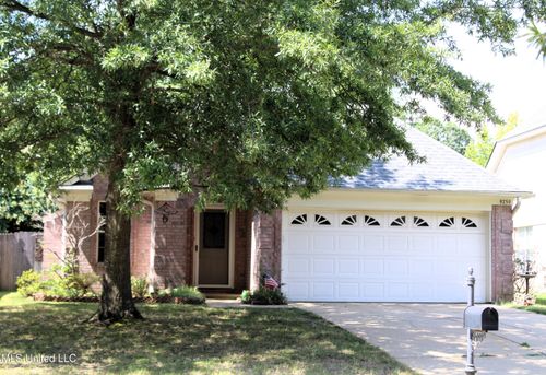 9759 Pigeon Roost Park Cir, Olive Branch, MS, 38654-3212 | Card Image