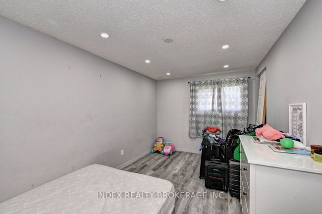30 Maxwell Dr, House other with 4 bedrooms, 3 bathrooms and 4 parking in Kitchener ON | Image 33