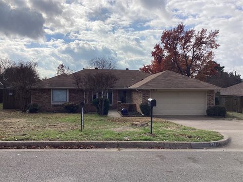 2841 Southridge Dr, Grapevine, TX, 76051-6010 | Card Image