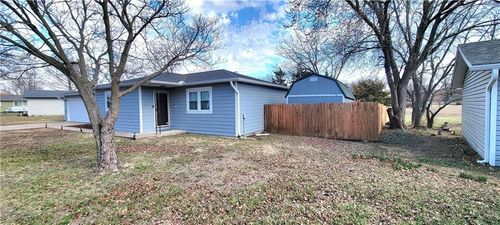 5 Prairie Dr, Iola, KS, 66749-1669 | Card Image