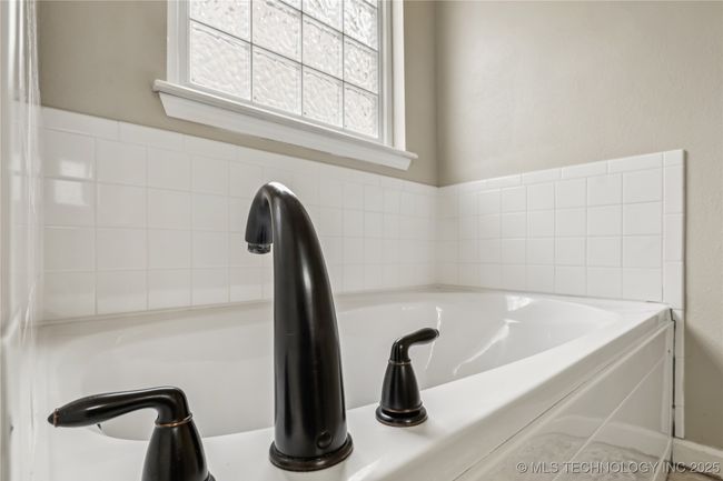4661 148 Th St, House other with 4 bedrooms, 4 bathrooms and null parking in Bixby OK | Image 17