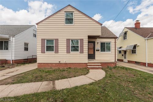 8800 Behrwald Ave, Brooklyn, OH, 44144-2670 | Card Image