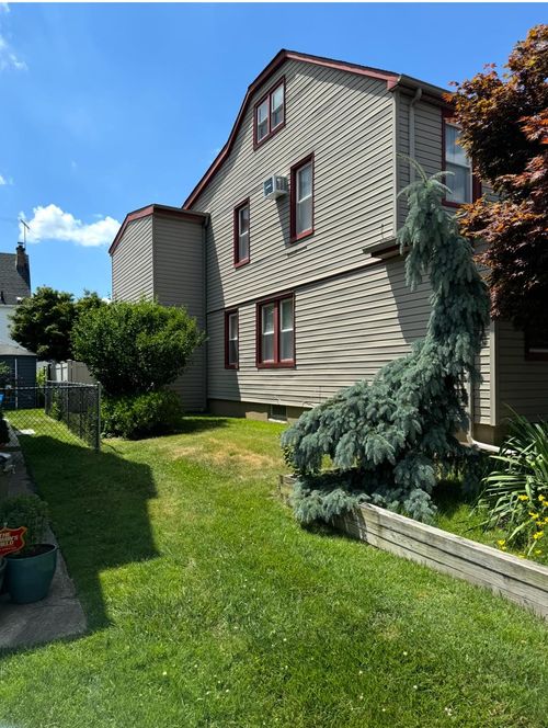 232 Broad St, Williston Park, NY, 11596-1310 | Card Image