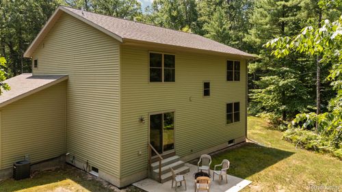 5070 Duck Lake Rd, Whitehall, MI, 49461-9723 | Card Image