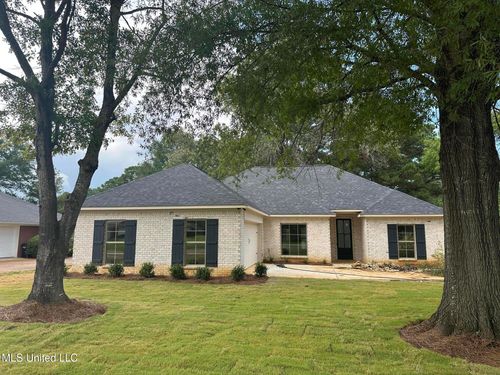 202 Deerfield Club Dr, Canton, MS, 39046-9218 | Card Image