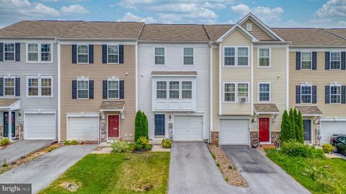 416 Rumbling Rock Rd, HEDGESVILLE, WV, 25427-4522 | Card Image