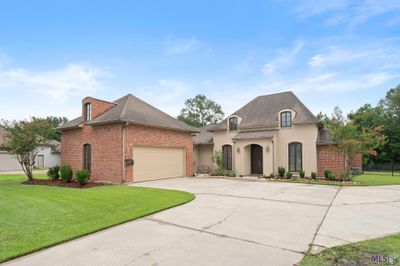 18460 Lake Harbor Ln, House other with 4 bedrooms, 3 bathrooms and null parking in Prairieville LA | Image 1