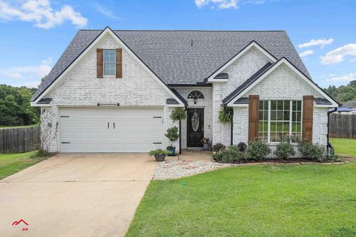 111 Adam St, Center, TX, 75935-6320 | Card Image