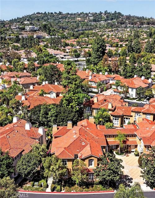 2531 Aquasanta, Tustin, CA, 92782-1131 | Card Image