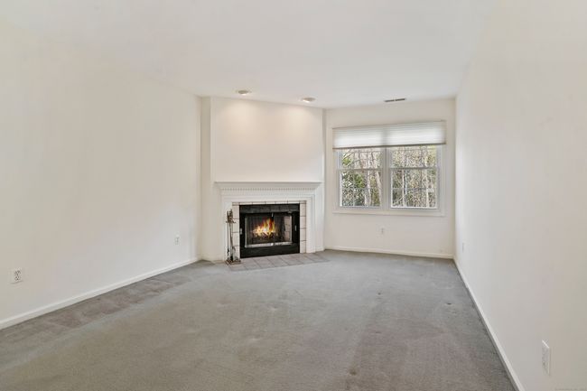 Upper level versatile space | Image 23