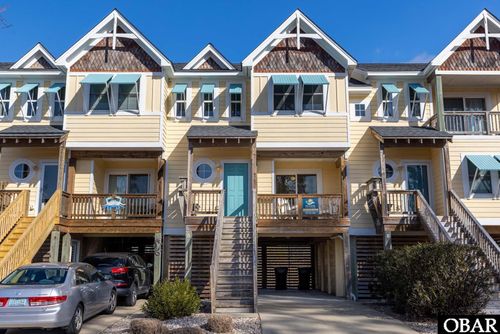 100 Lexington Ln, Kill Devil Hills, NC, 27948-8556 | Card Image