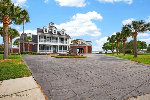 489 Jordan Dr, Biloxi, MS, 39531-2312 | Card Image