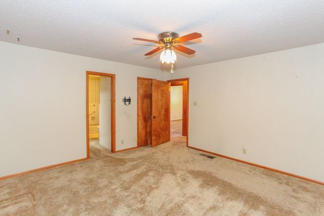 2201 E 25 Th St, House other with 3 bedrooms, 3 bathrooms and 2 parking in Big Spring TX | Image 17