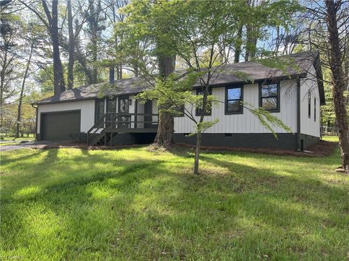 6900 Harpervalley Ln, Clemmons, NC, 27012-9080 | Card Image